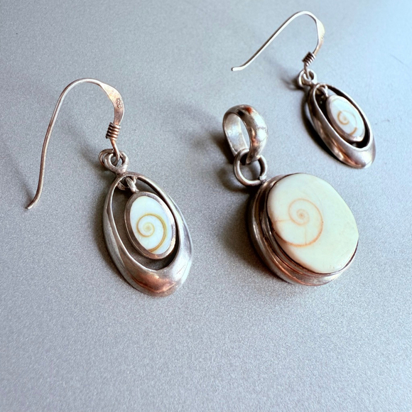 Gomati Shiva Eye Chakra Natural Shell Sterling Silver 925 Pendant Charm 1.2" - Picture 7 of 8